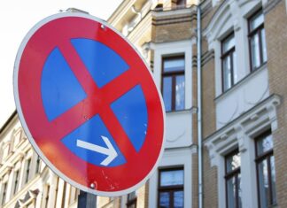 Na jakim biegu parkować pod górkę? Na jakim biegu parkować pod górkę?