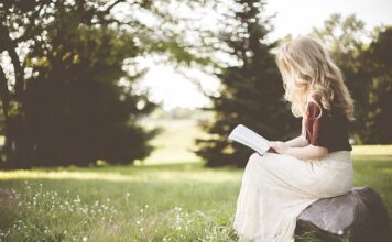 Jak zapakować książkę na prezent ślubny? Jak zapakować książkę na prezent ślubny?